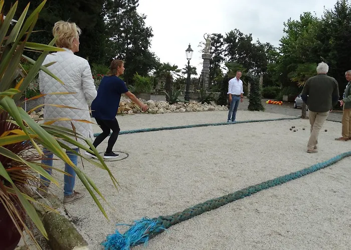 Paradijs Eiland فندق مبيت وإفطار 4*